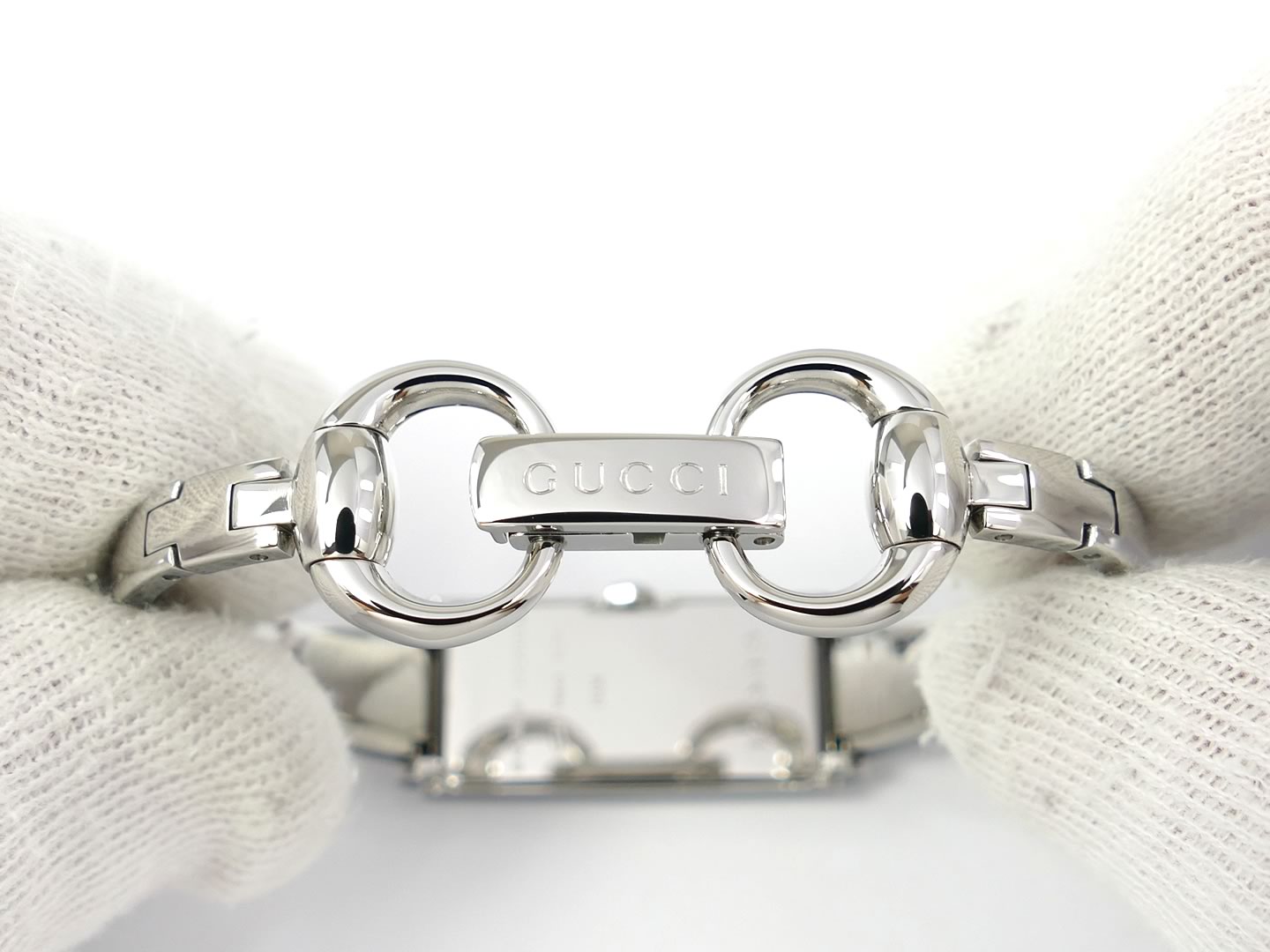 Gucci G-Line 109 YA109523 Stainless Steel Bangle clip