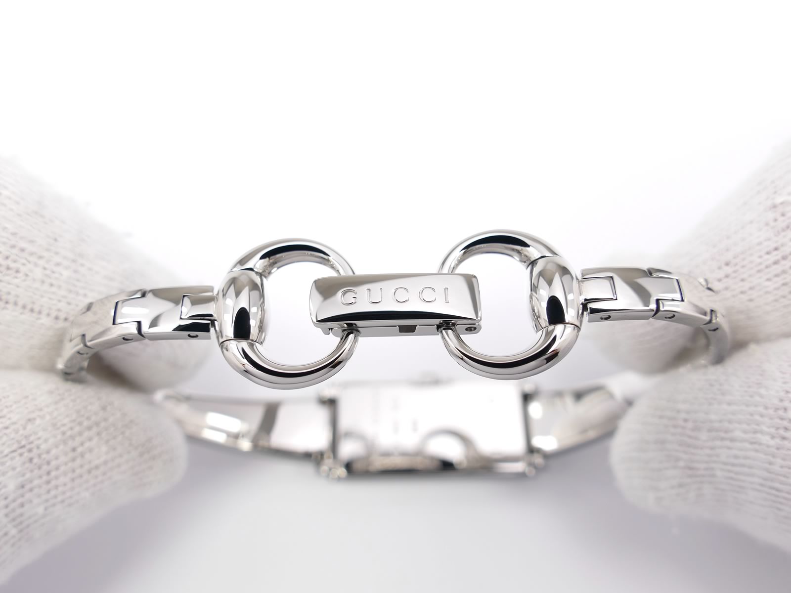 Gucci G-Line 109 Stainless Steel Bangle YA109519
