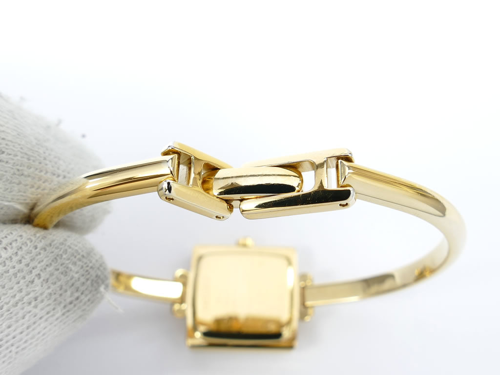 Gucci 1900L White Dial 18k Yellow Gold Plated Bangle Quartz Watch Square