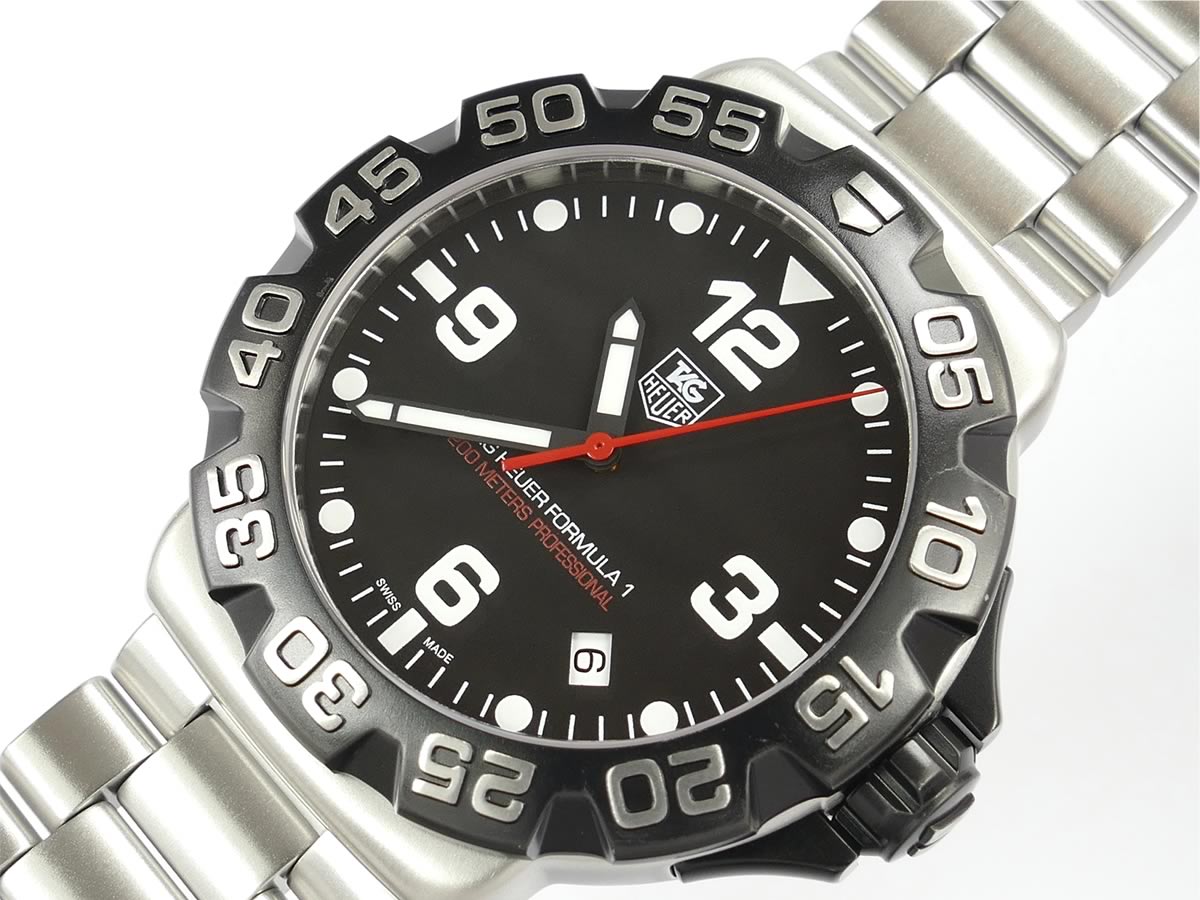 TAG Heuer Formula 1 WAH1110.BA0858 dial close up