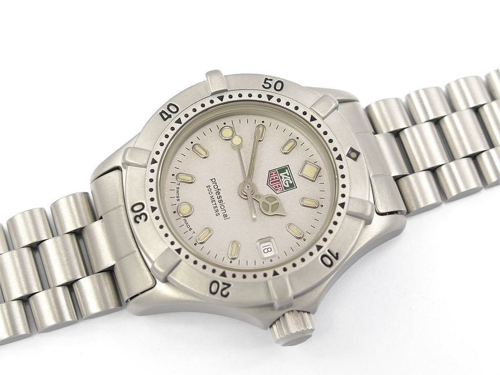 TAG Heuer 2000 Professional Classic WE1411-R Silver / Grey Dial
