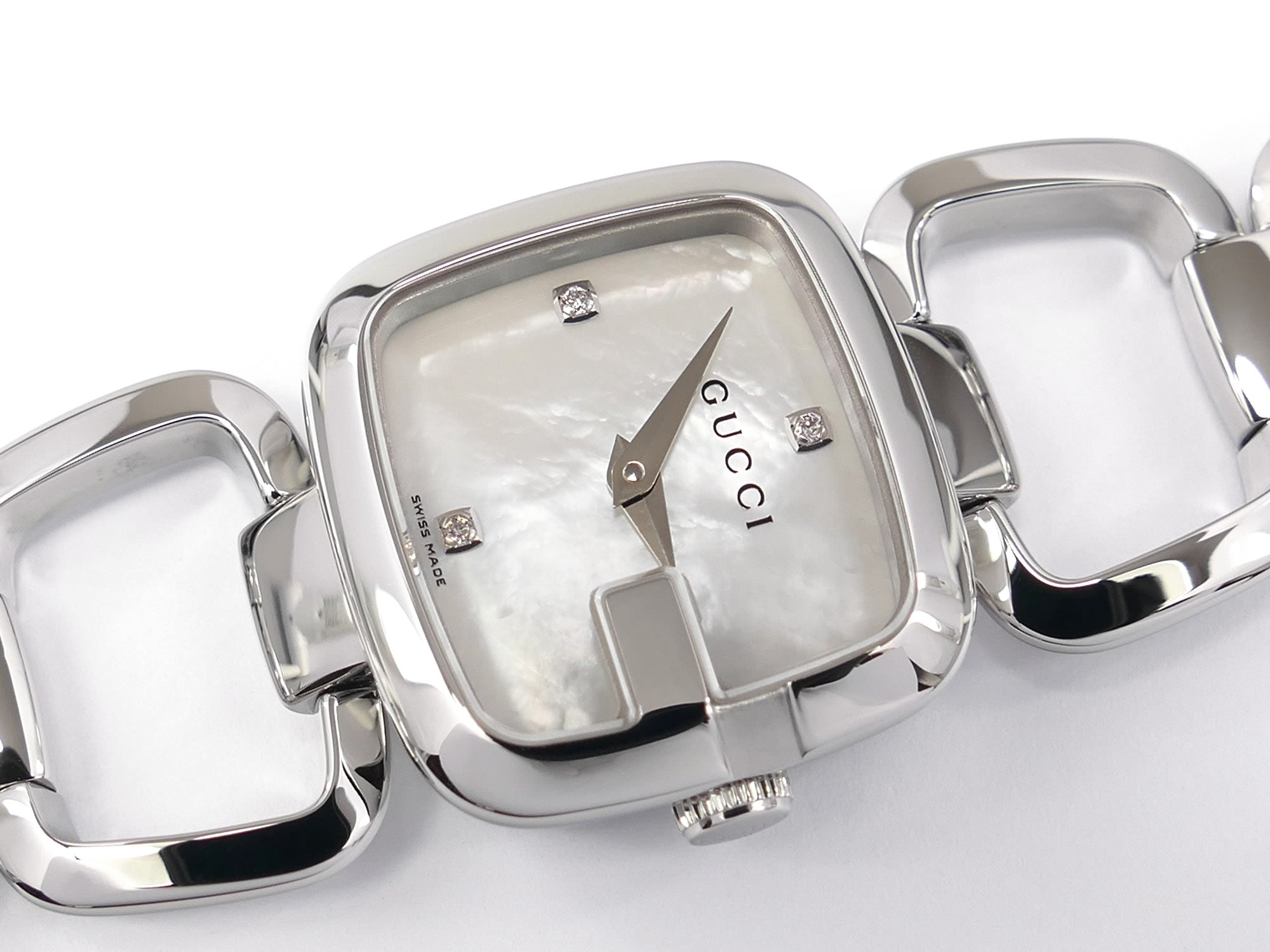Gucci G White Mother of Pearl with 3 Diamonds YA125502