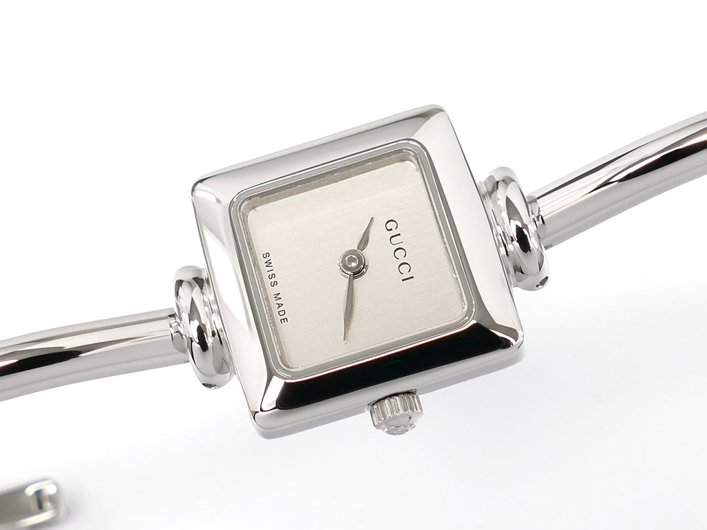 Gucci 1900L Silver Dial on Stainless Steel Bangle Quartz