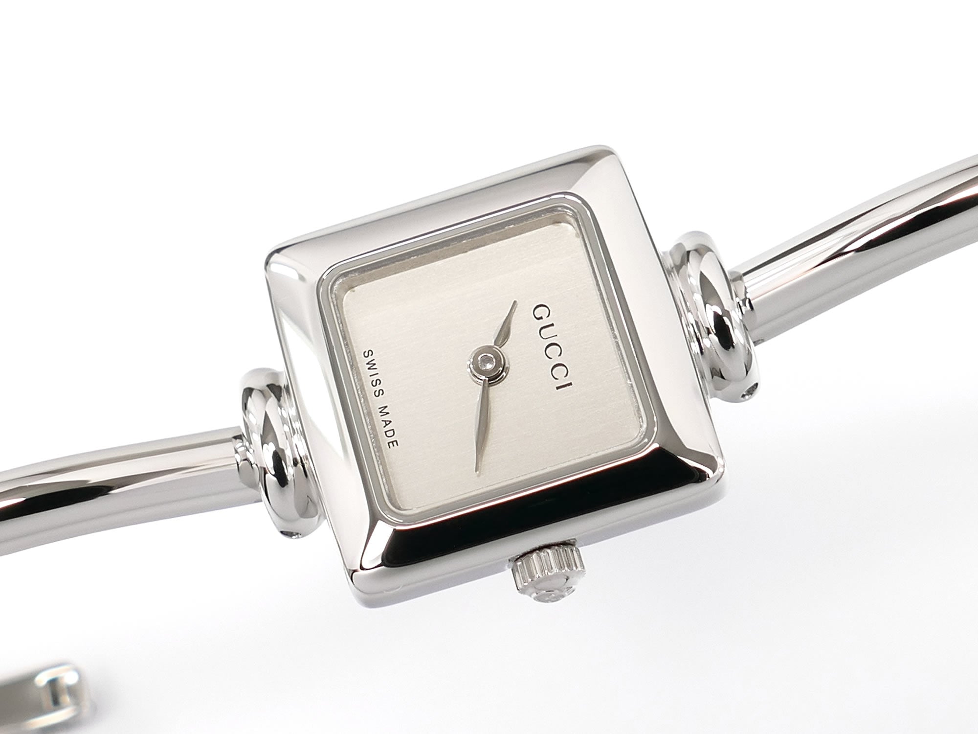 Gucci 1900L Silver Dial on Stainless Steel Bangle Quartz