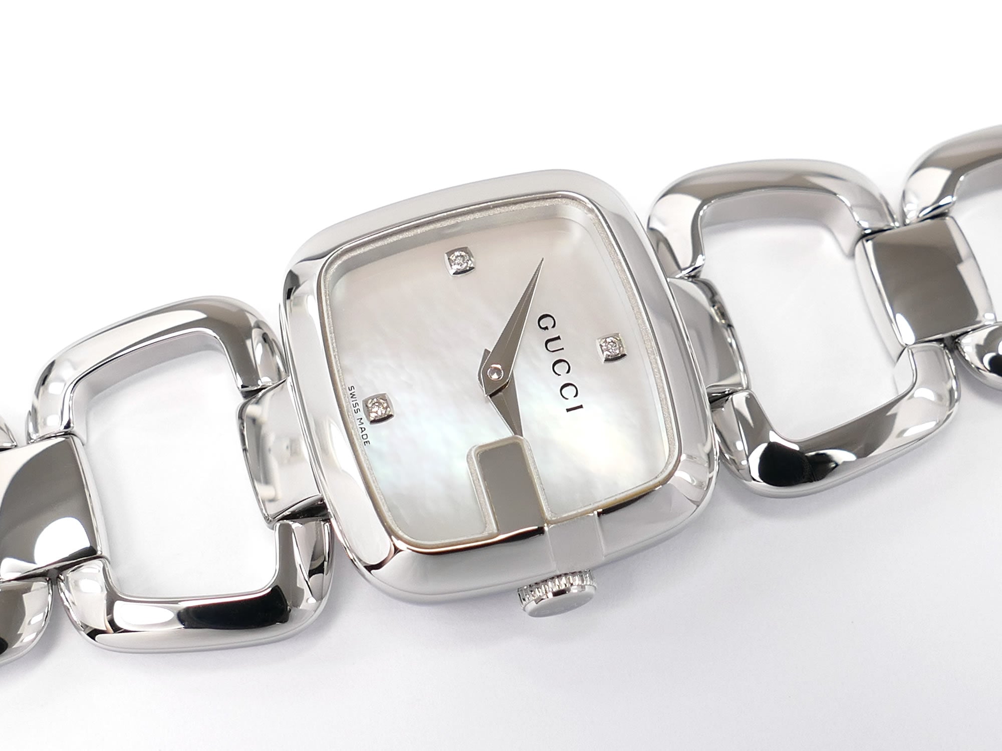 Gucci G 125.5 White Mother of Pearl with 3 Diamonds