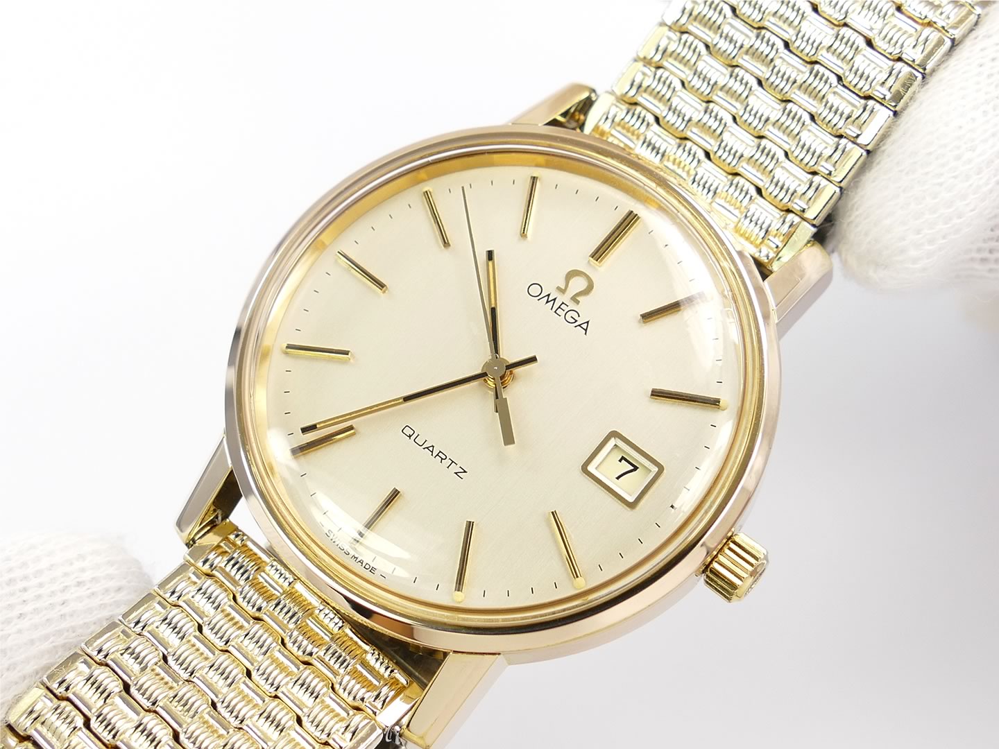 Omega Vintage Quartz Champagne Dial 18k Gold Plated with date display