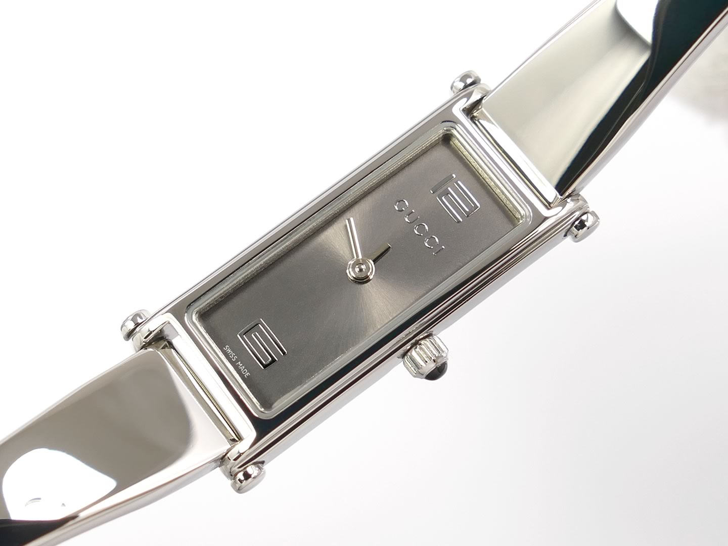 Gucci 1500 L Grey Dial with Arabic 12 and 6