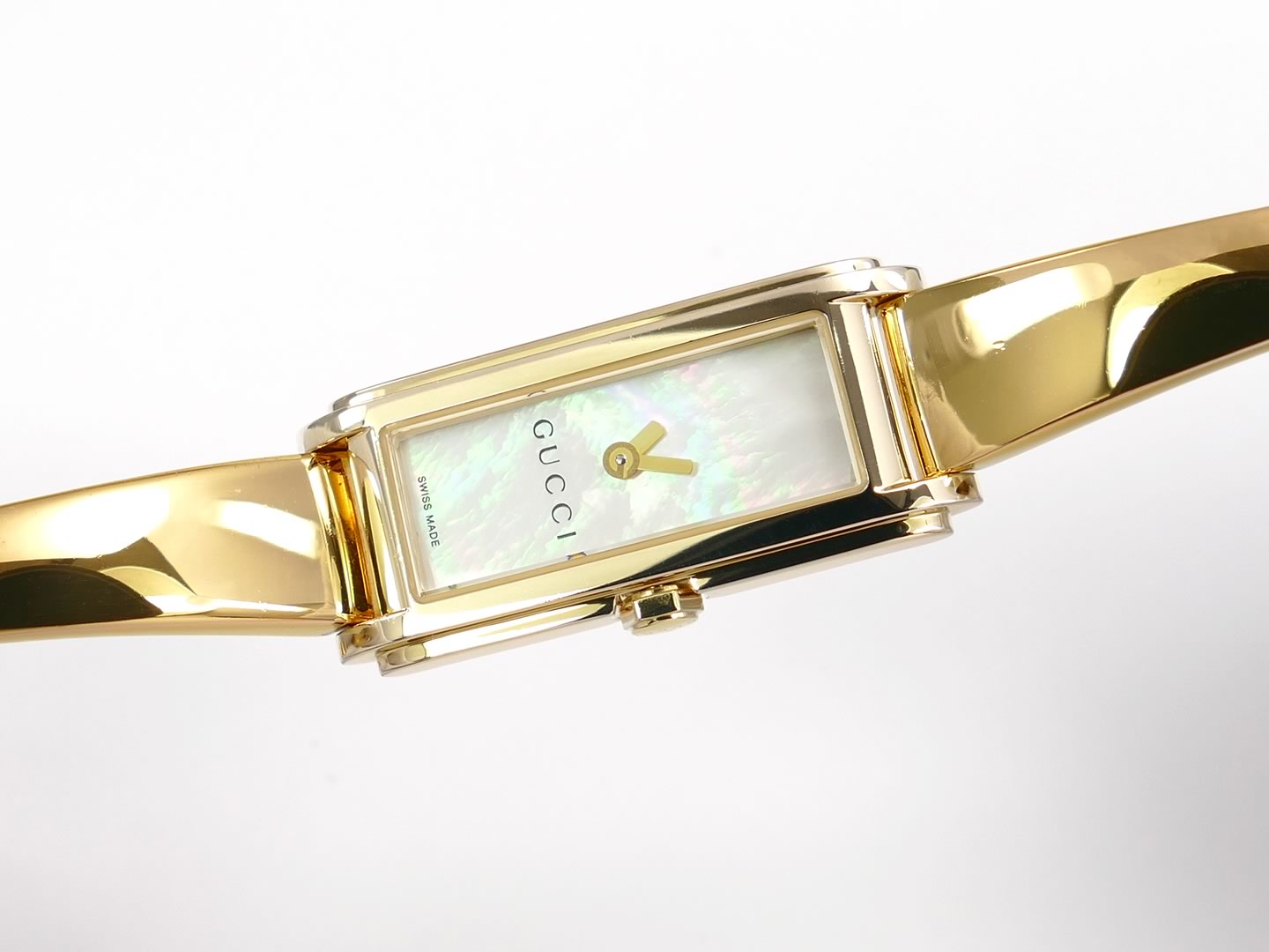 Gucci G-Line 109 iridescent mother of pearl