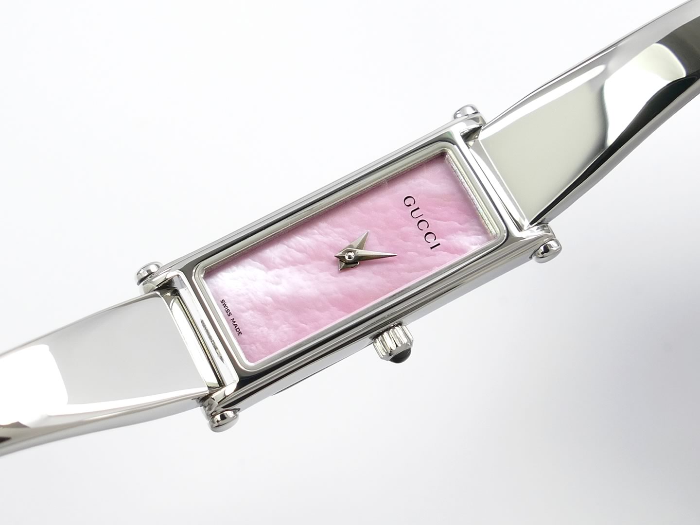 Gucci 1500L Pink Mother of Pearl Dial on Standard Bangle – SWWatches