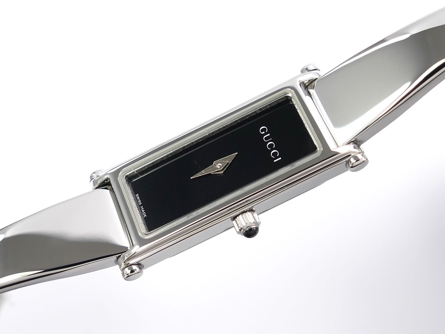 Gucci 1500L Black Rectangular Dial