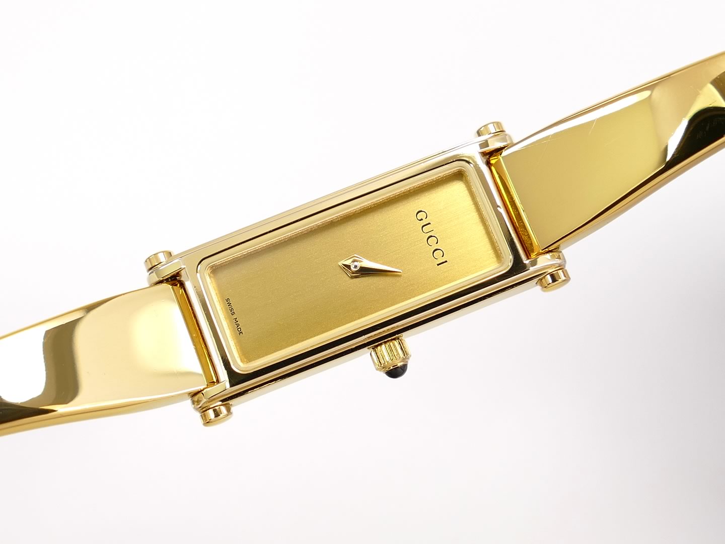 Gucci 1500L Champagne Rectangular Dial 