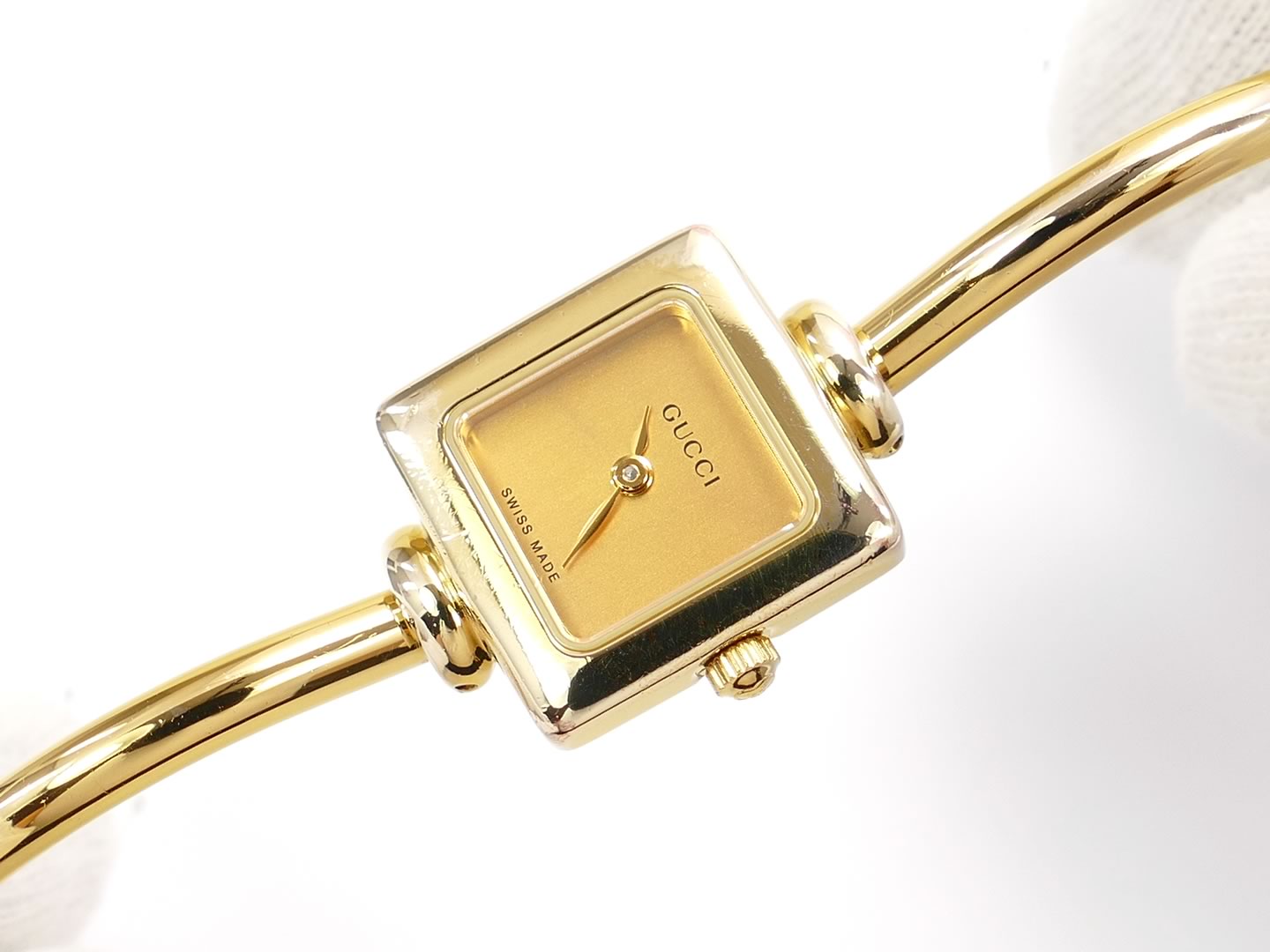 Gucci 1900L Square Champagne Dial 18k Gold Plated