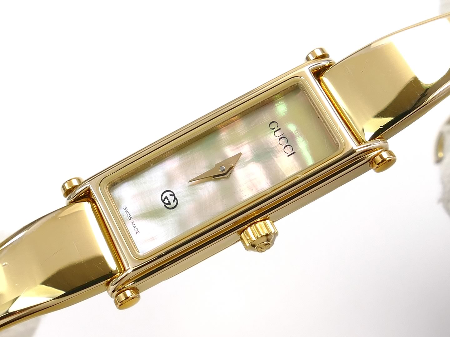 Gucci 1500 White Mother of Pearl Dial