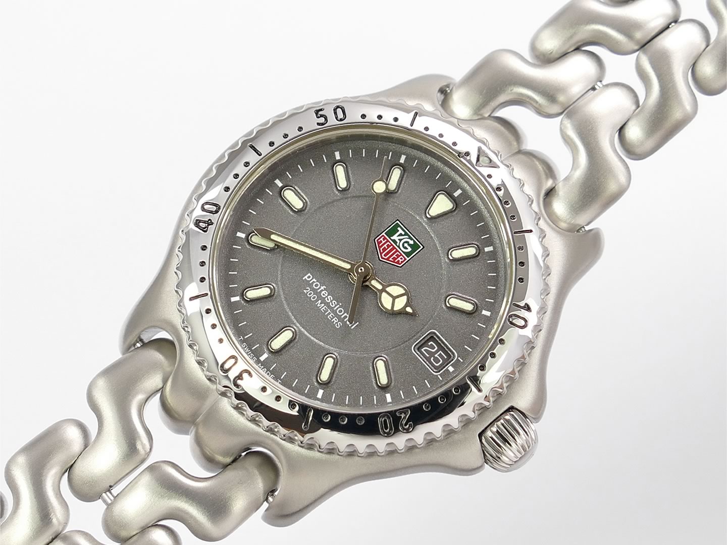 TAG Heuer SGrey Dial WG1213-K0 Professional 200M Date