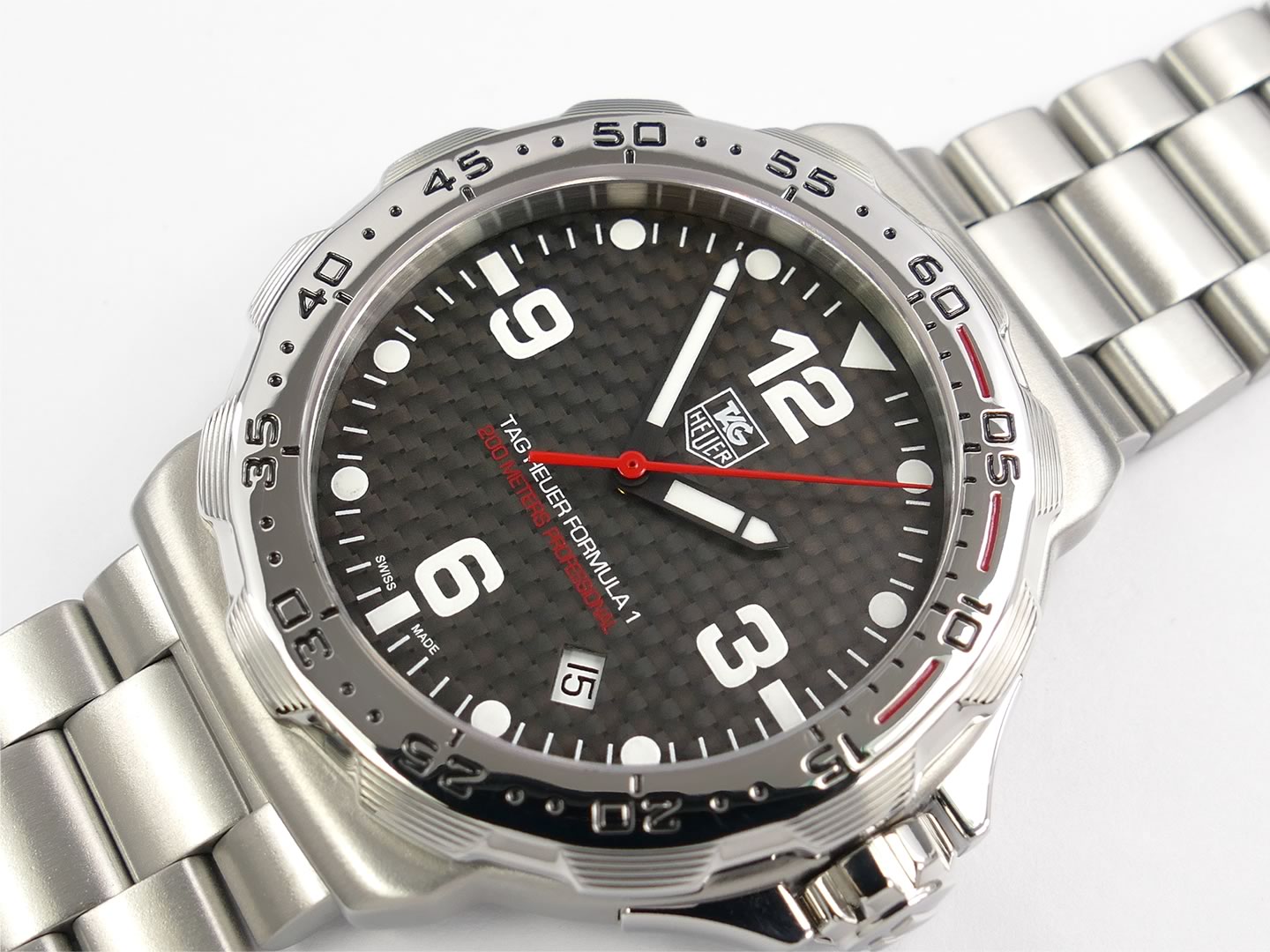 TAG Heuer Formula 1 WAH1115.BA0858 Carbon Fibre with date display and Arabic numerals