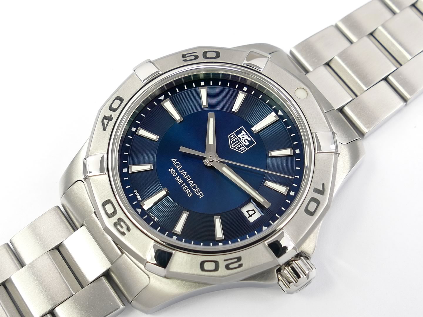 TAG Heuer Aquaracer 300M Blue Sunburst Dial WAP1112.BA0831 date