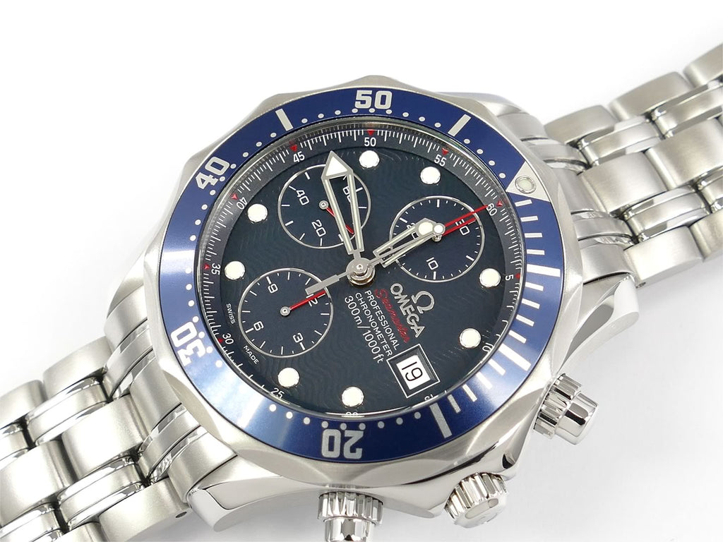 Omega Seamaster Chrono 2225.80.00 rotating bezel and date