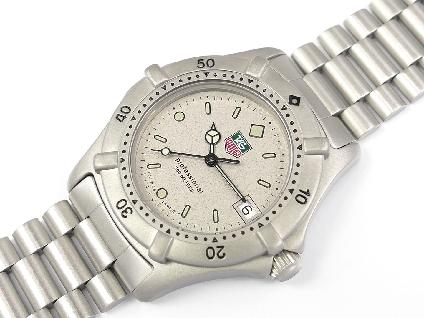 TAG Heuer 2000 Mid Size Grey / Silver Dial 962.213R