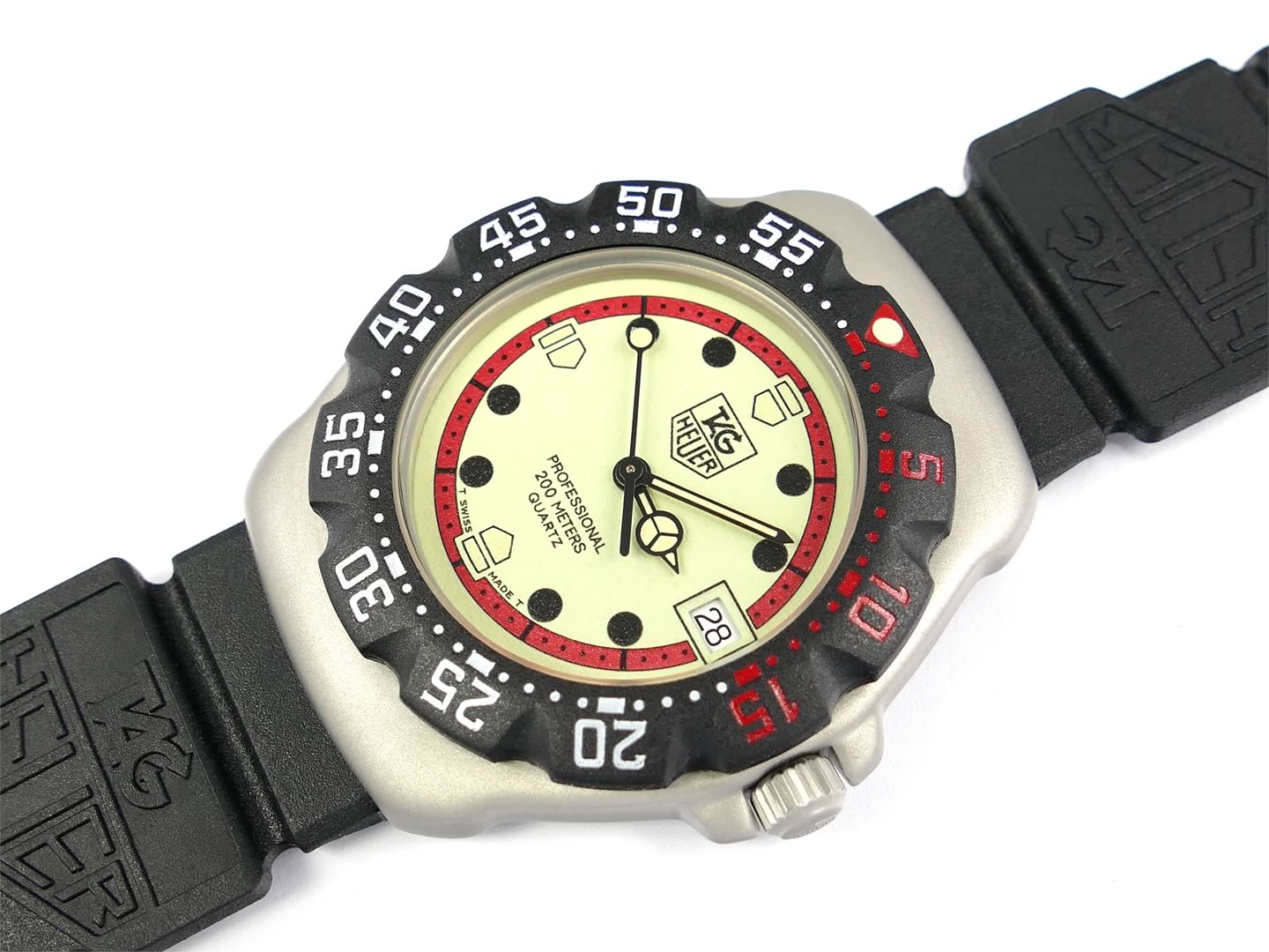 TAG Heuer Formula 1 Luminous Dial with red border 371.513