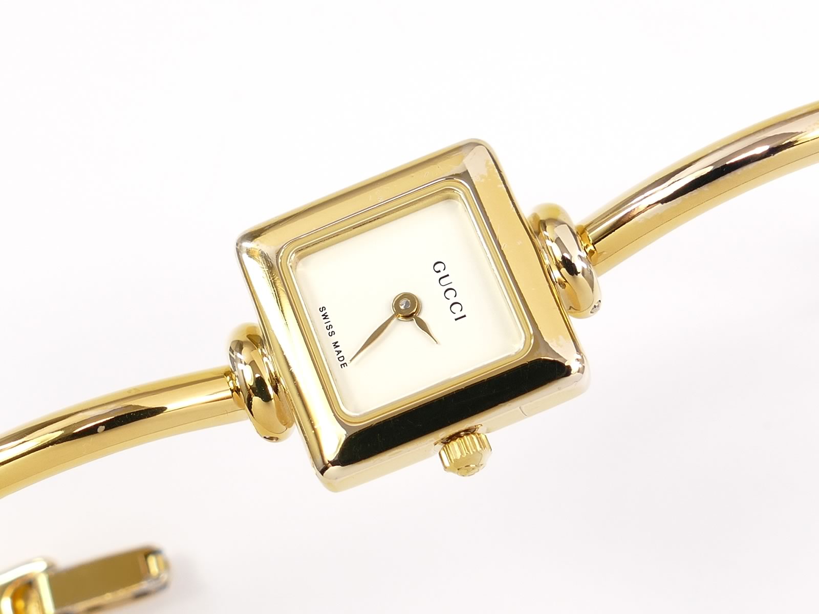 Gucci 1900L Square White Dial Bangle Watch all 18k Gold Plated 