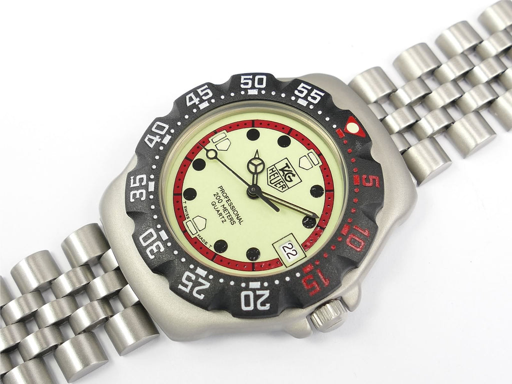TAG Heuer Formula 1 Luminous Dial Retro WA1211 red border
