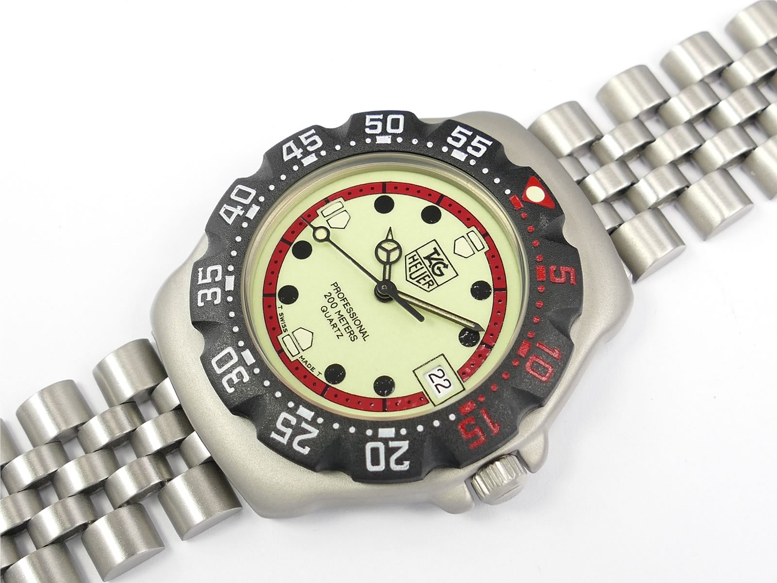 TAG Heuer Formula 1 Luminous Dial Retro WA1211 red border