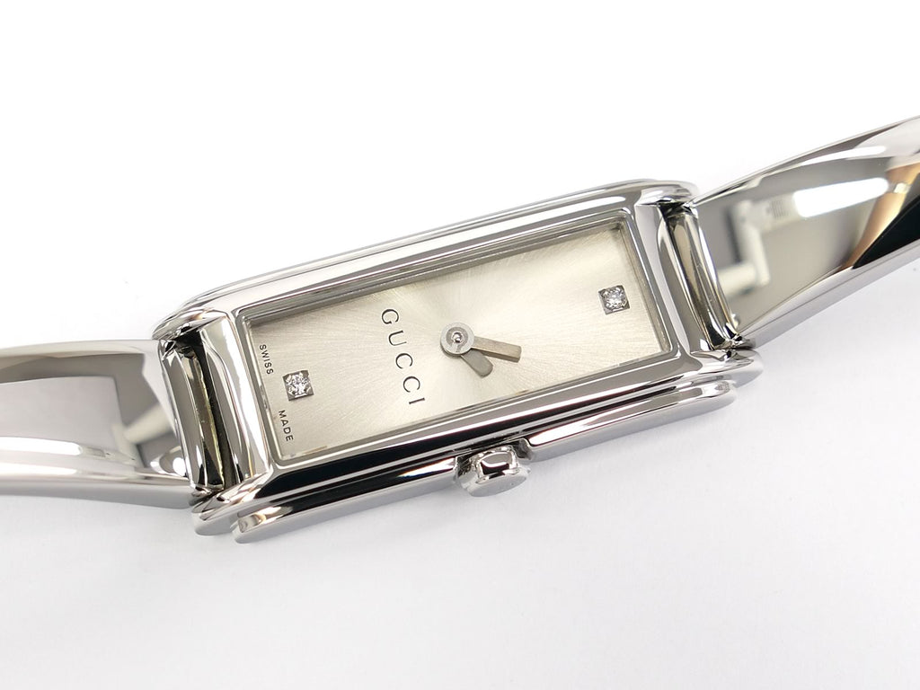 Gucci G-Line 109 Silver sunburst Dial on Stainless Steel Bangle YA109519
