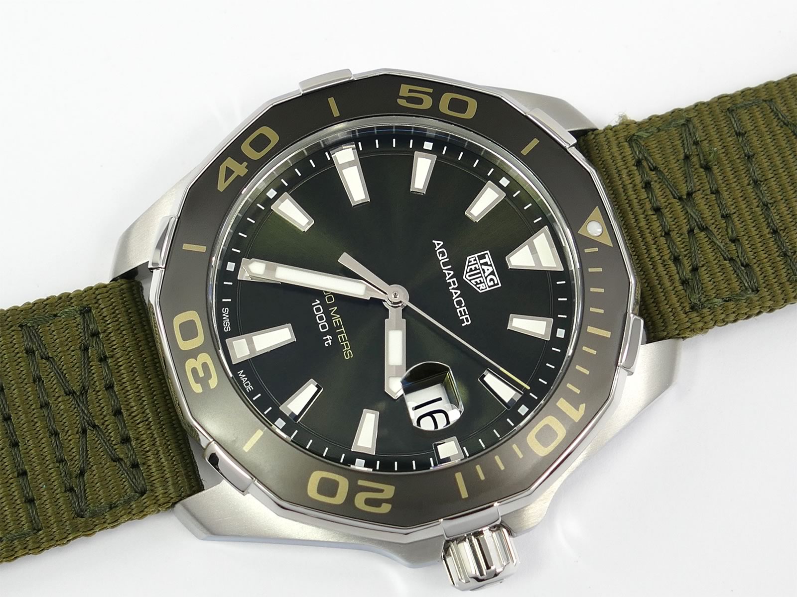TAG Heuer Aquaracer Khaki Dial with date