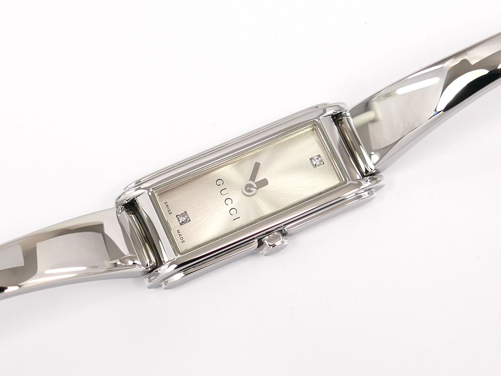 Gucci G-Line 109 Silver Rectangular Dial on Stainless Steel Bangle YA109519
