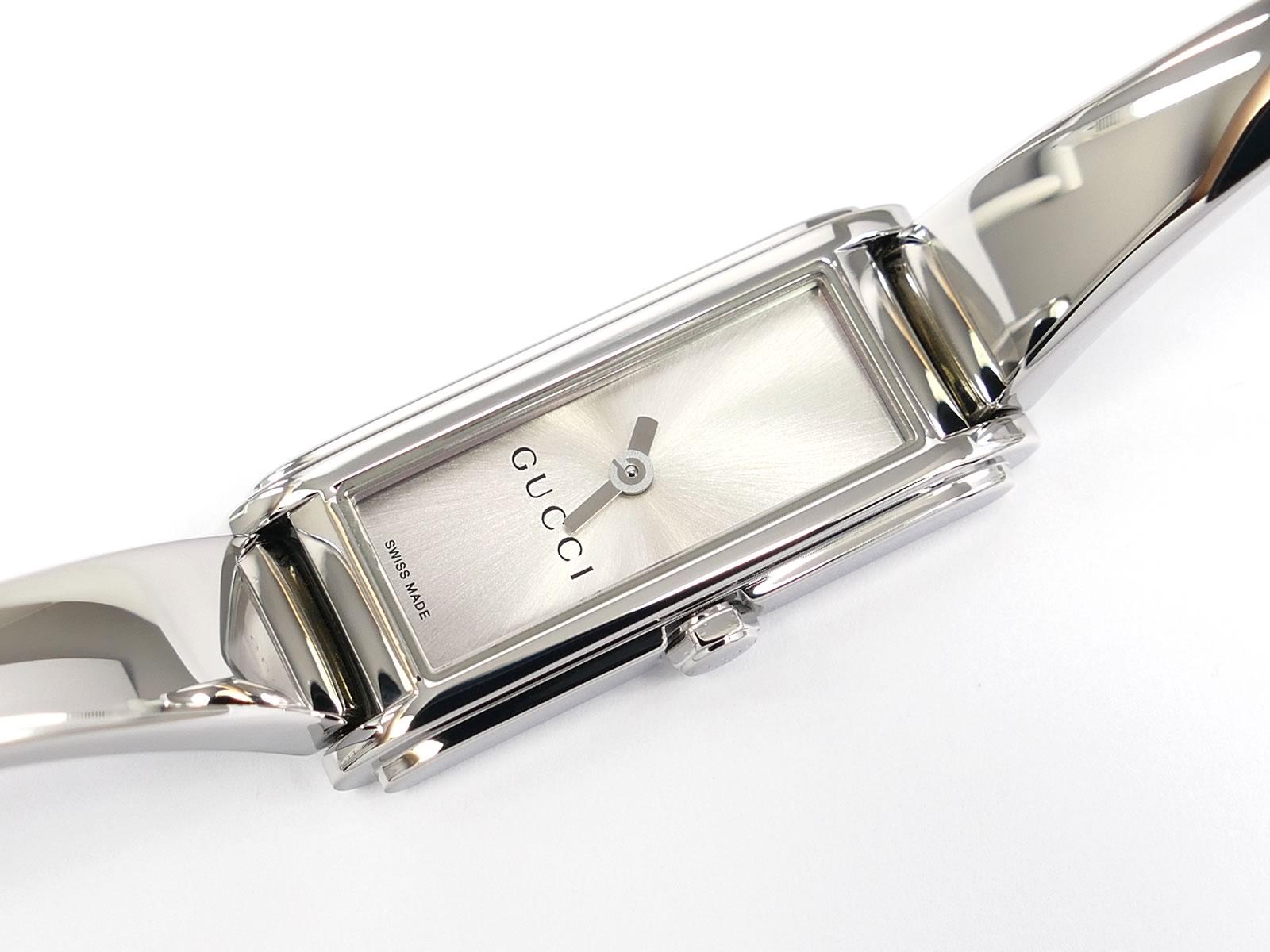 Gucci G-Line 109 Silver Sunburst Dial YA109523 Stainless Steel Bangle
