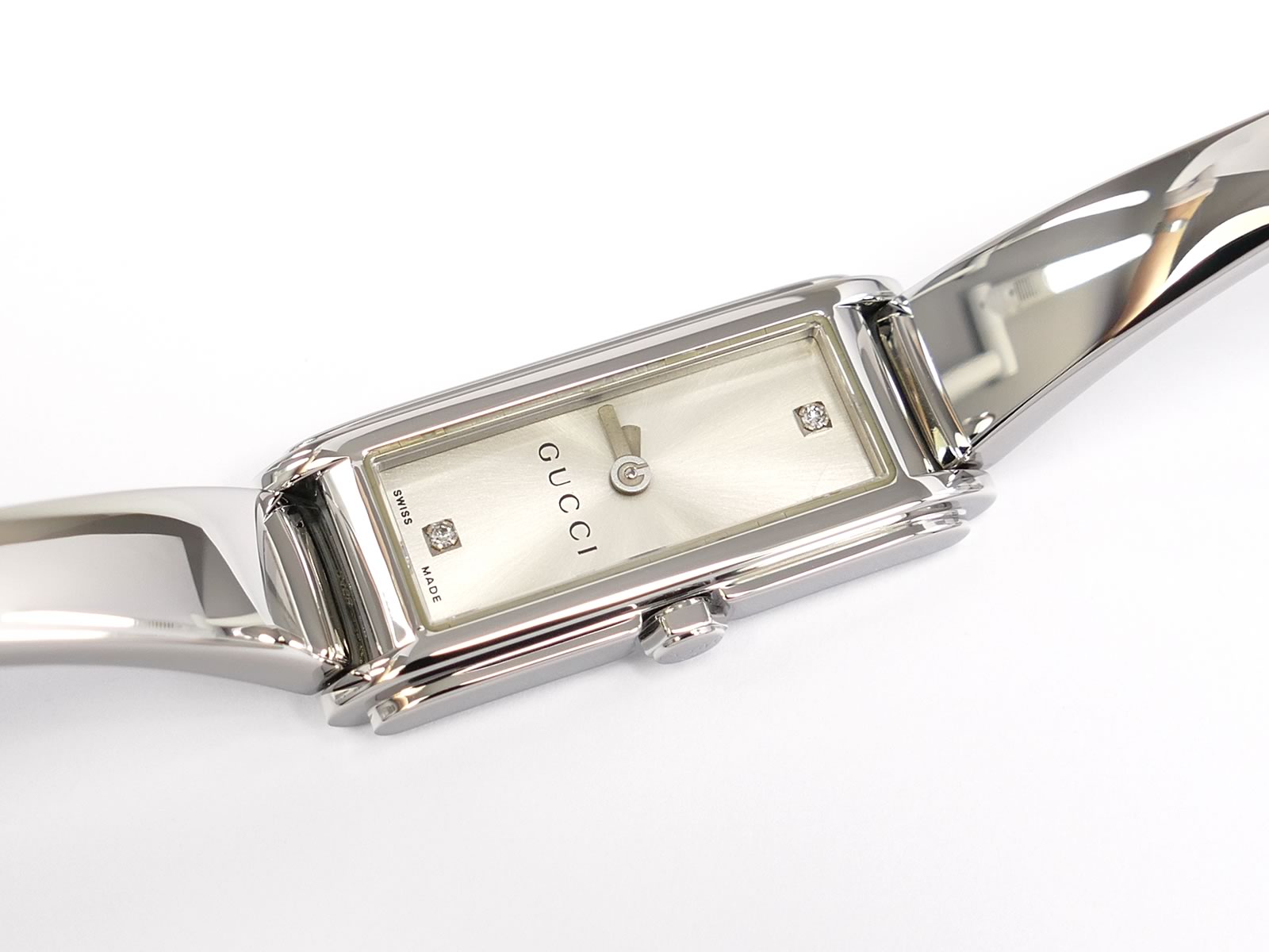Gucci G-Line 109 on Stainless Steel Bangle YA109519