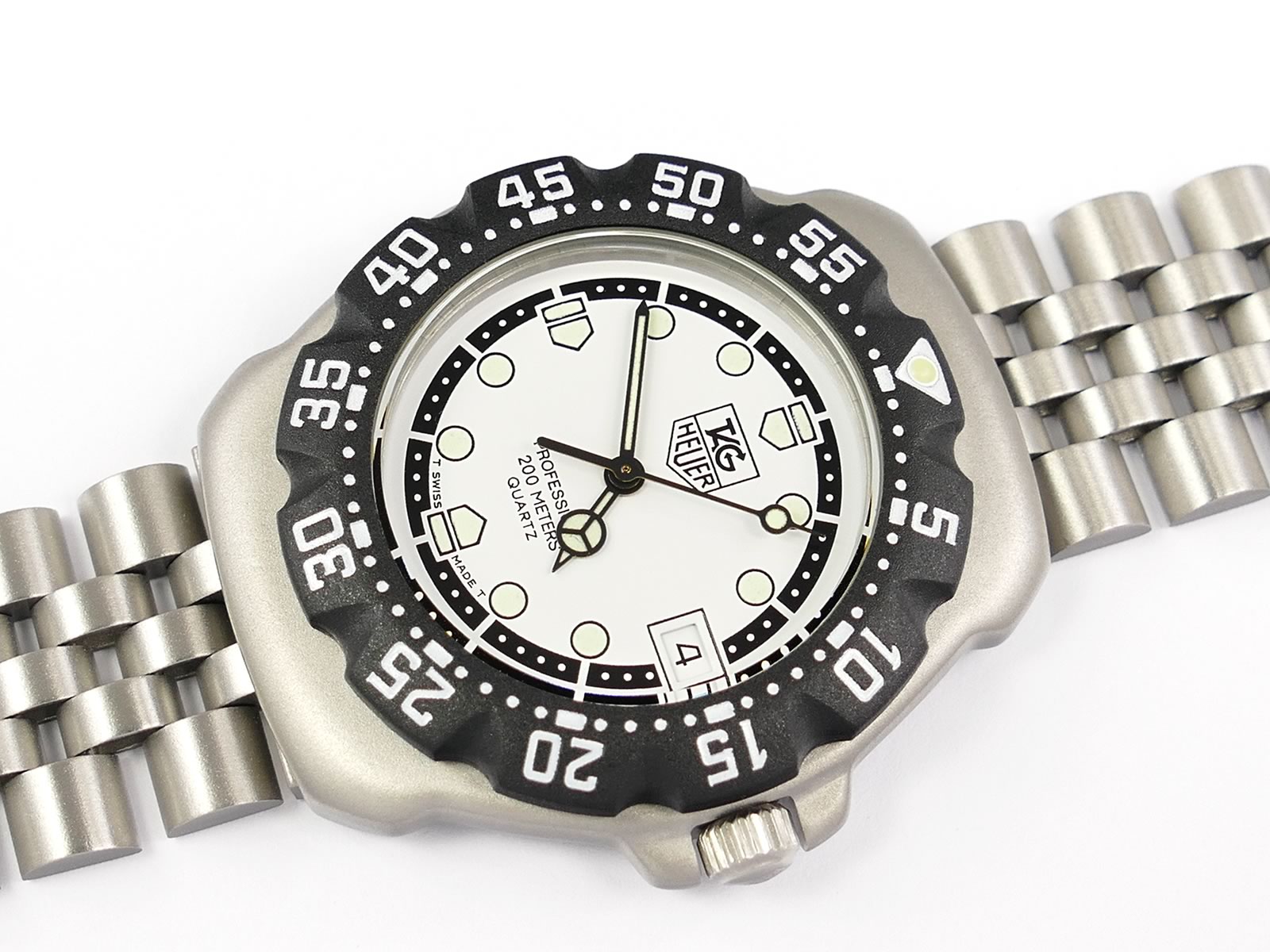 TAG Heuer Formula 1 White Dial WA1218 Mid size 35mm Retro F1