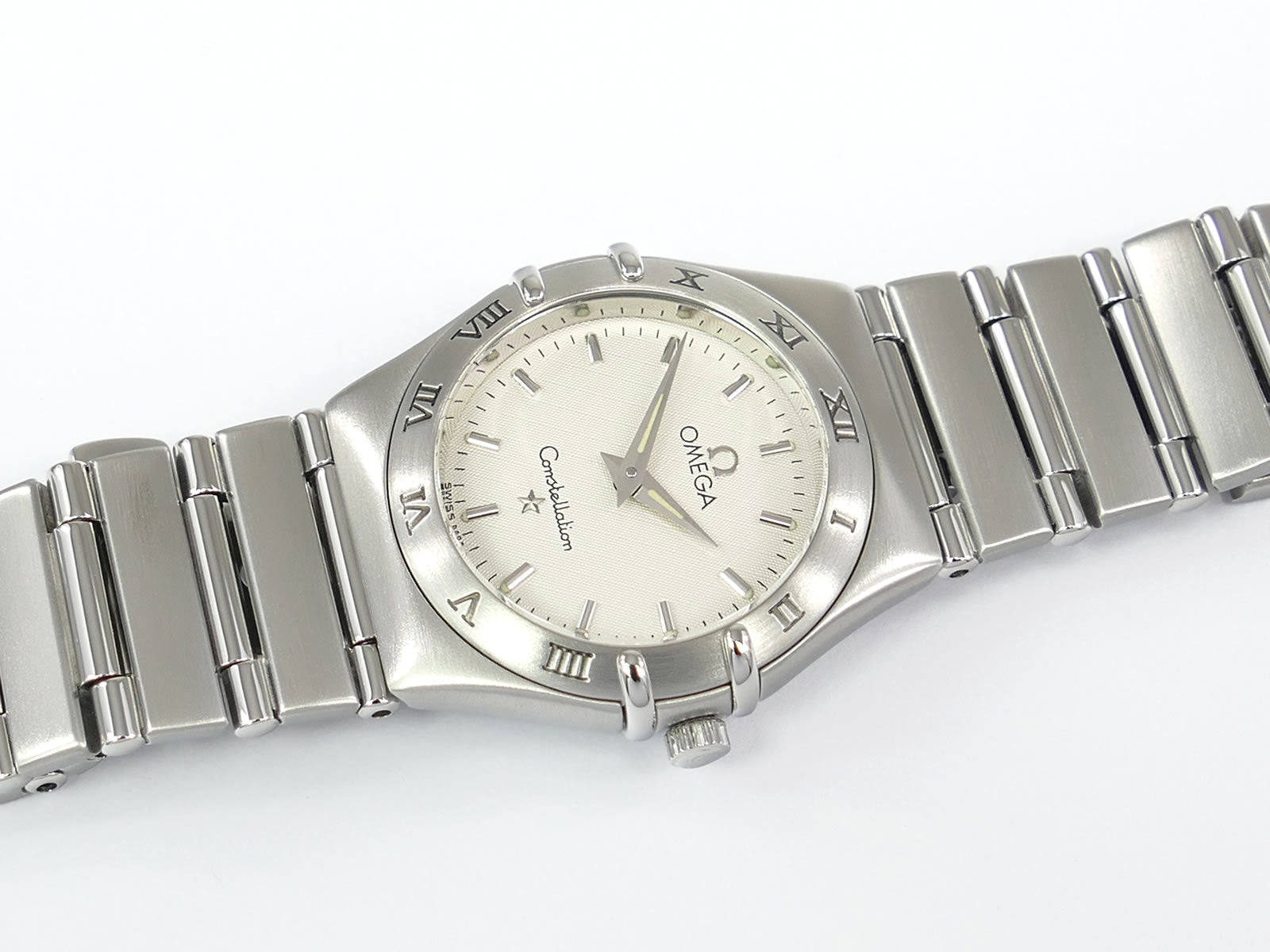 Omega Constellation Silver Diamond Dial 1572.30.00