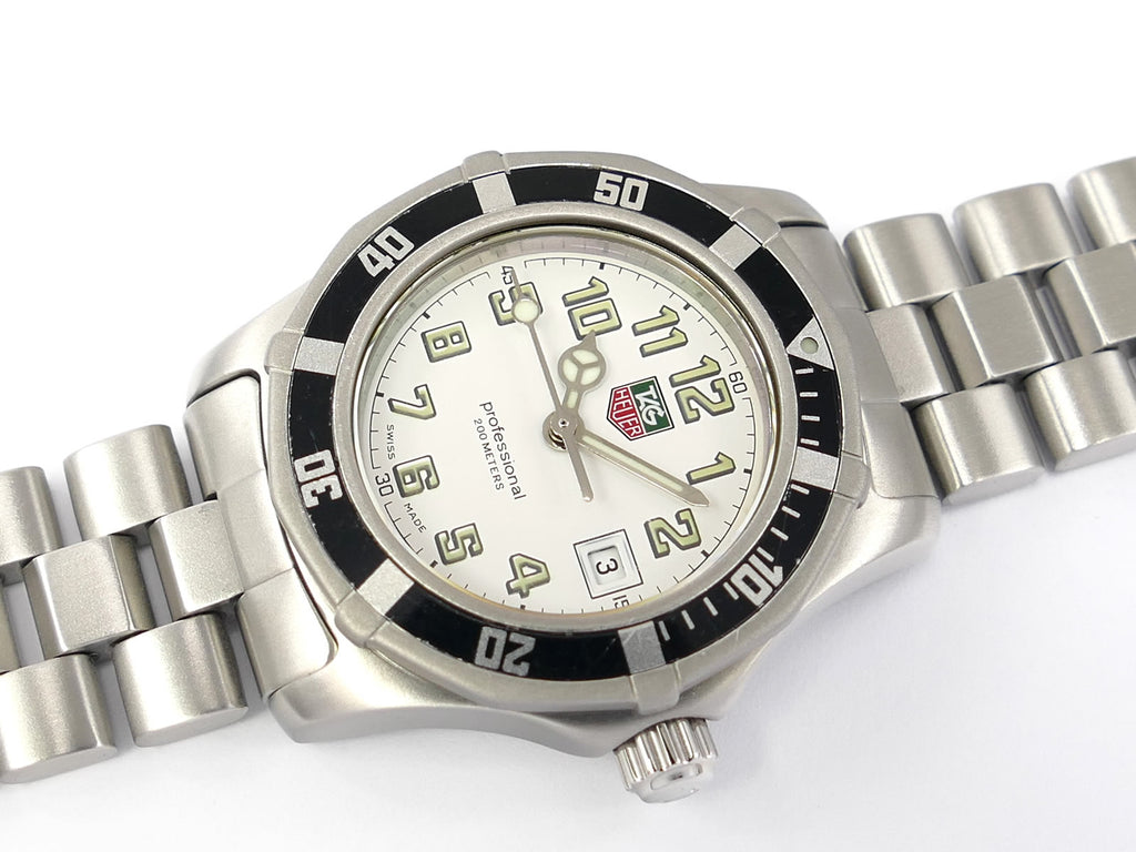 TAG Heuer 2000 Sport White WM1311 Arabic numerals