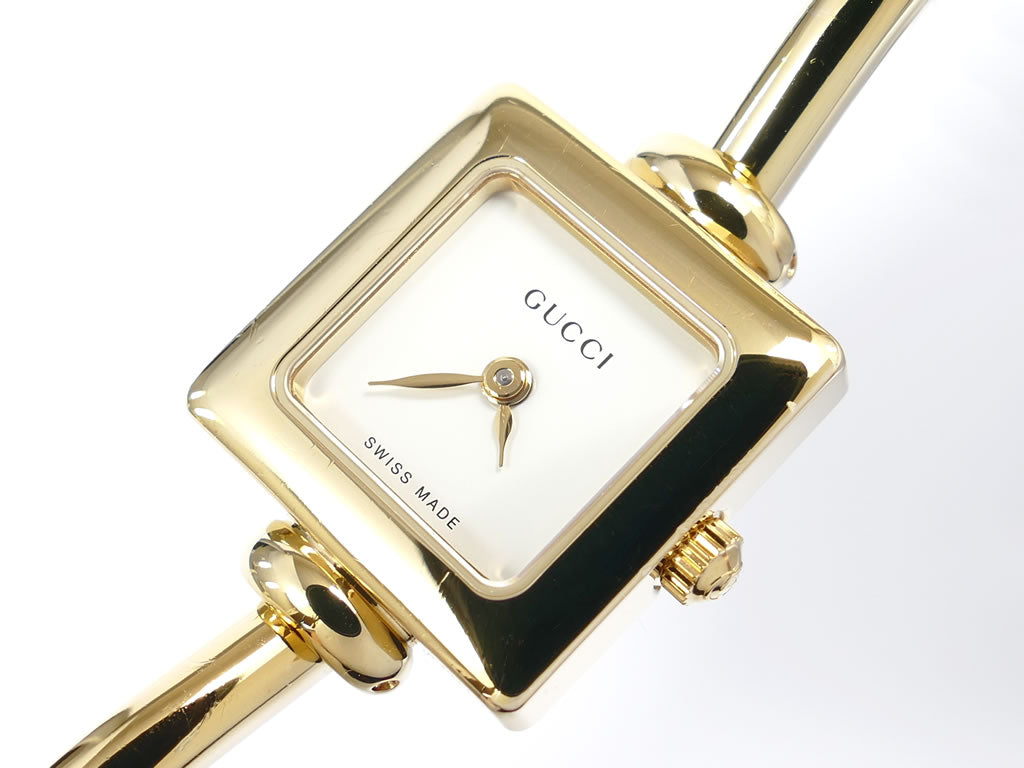 Gucci 1900L White Dial 18k Yellow Gold Plated Bangle Quartz Watch Square
