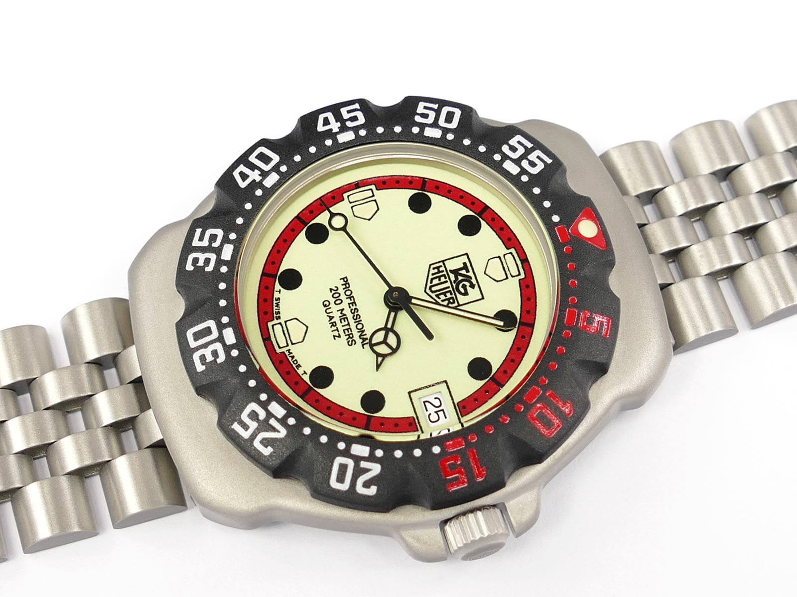 TAG Heuer Formula 1 Luminous Dial WA1211 Red border