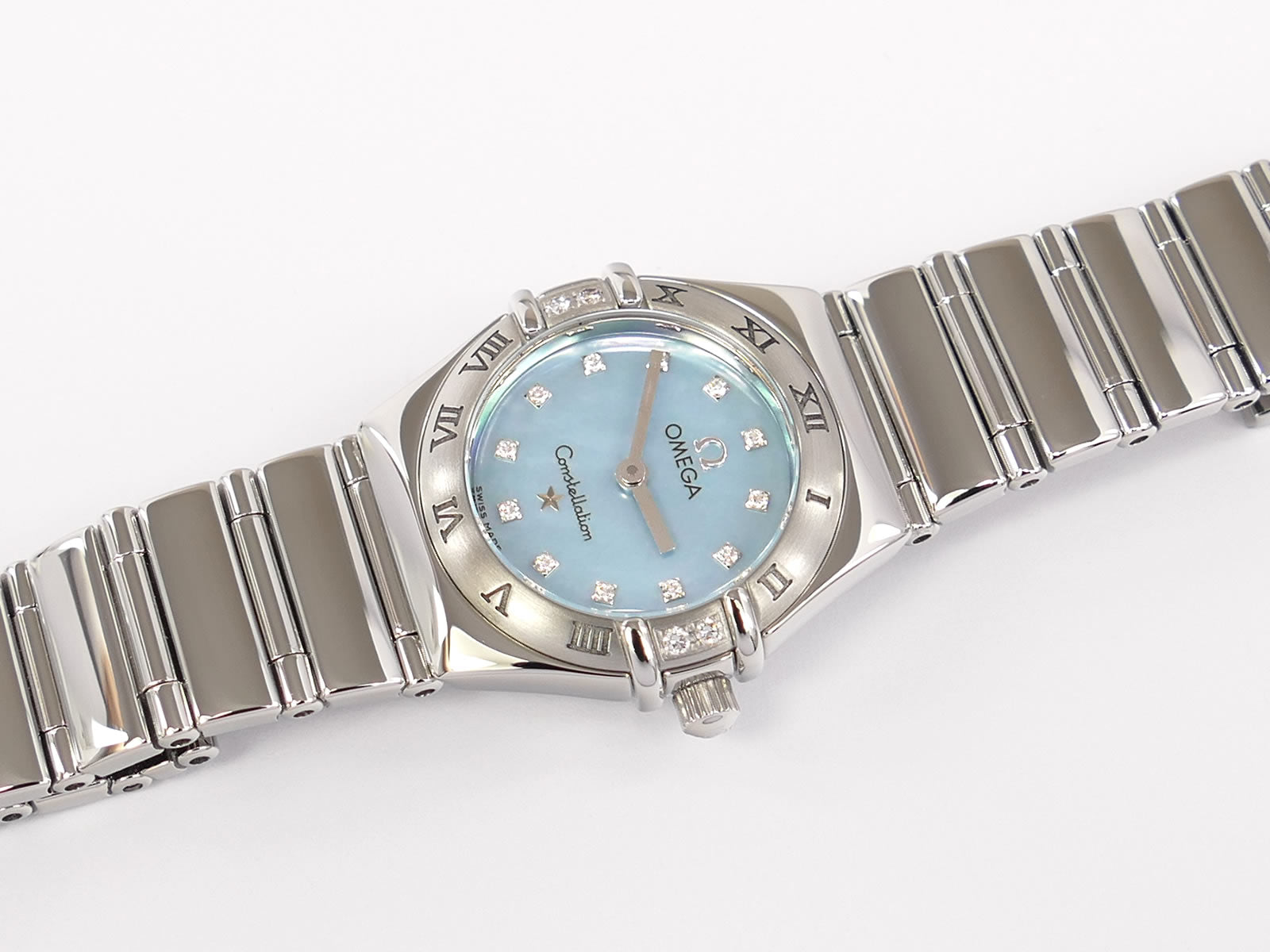 Omega Constellation Diamonds set in Roman Numeral bezel 1566.86.00
