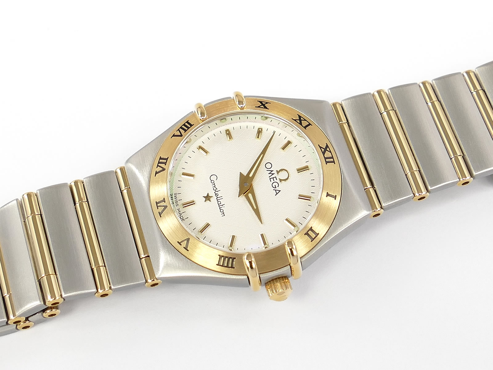 Omega Constellation Solid 18k Gold Bezel 1272.30.00