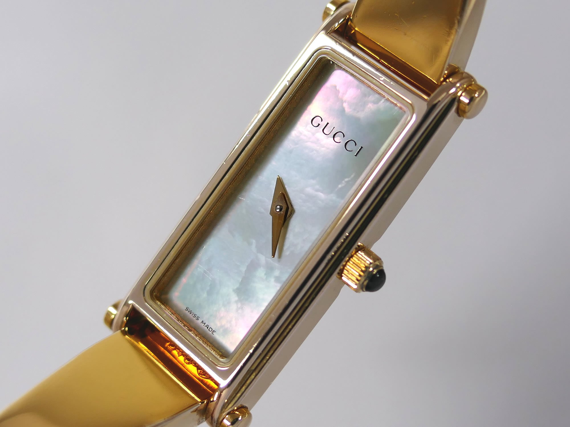 Gucci 1500L Rectangular Iridescent Mother of Pearl Dial