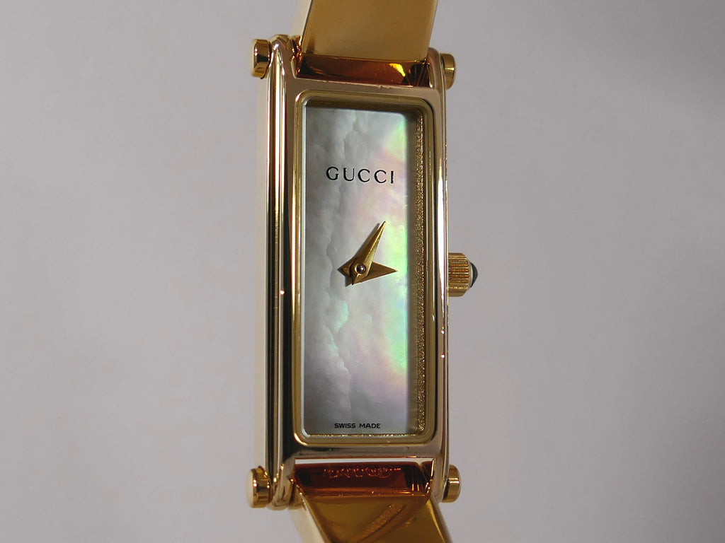 Gucci 1500L White iridescent Mother of Pearl Rectangular Dial