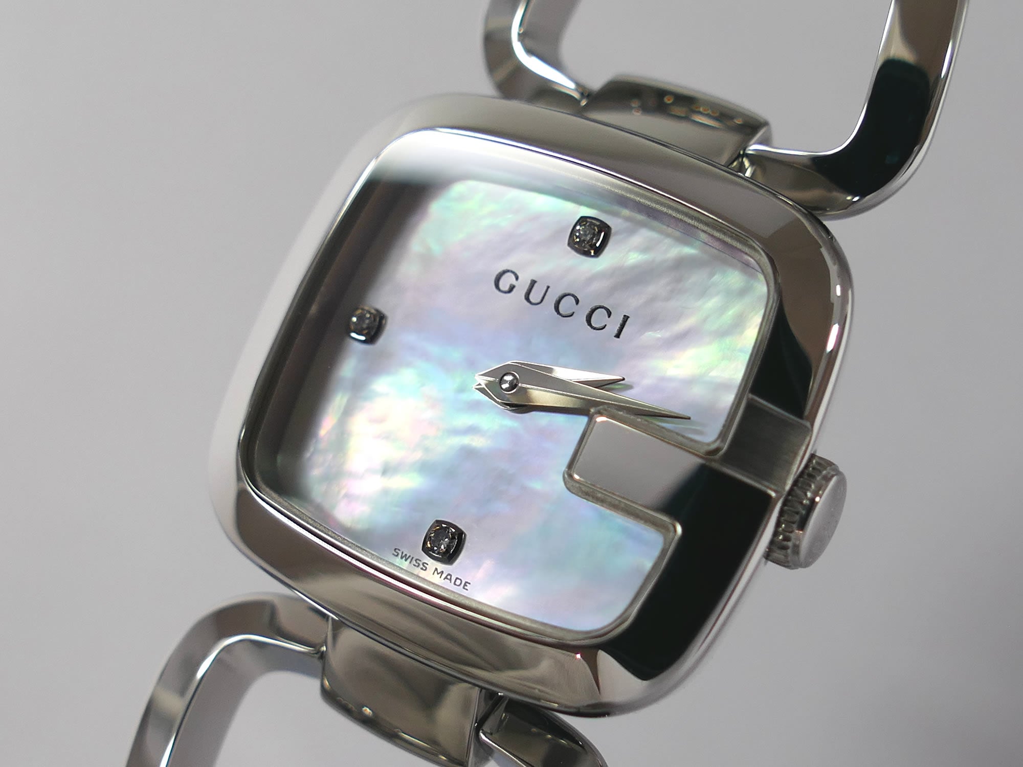 Gucci G 125.5 White Iridescent Mother of Pearl