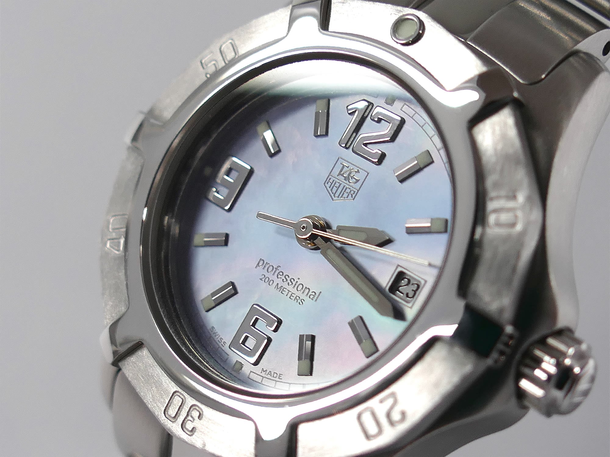 TAG Heuer 2000 Exclusive WN1318 Iridescent Mother of Pearl with date