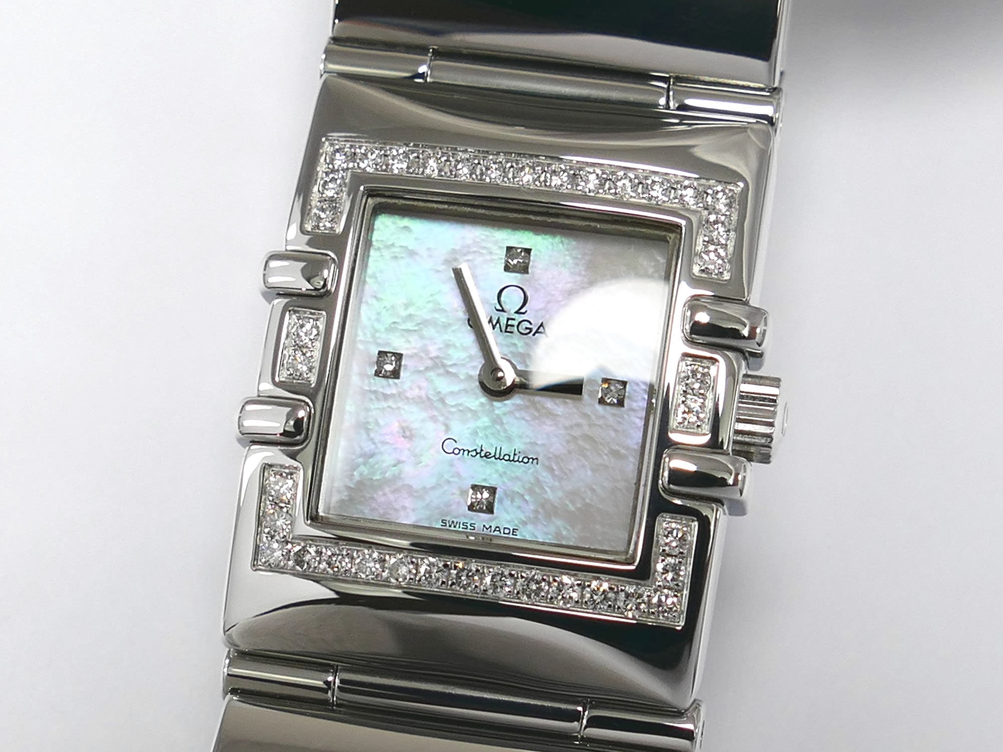 Omega Constellation Quadra 1528.76.00 Iridescent nearly square Mother of Pearl dial