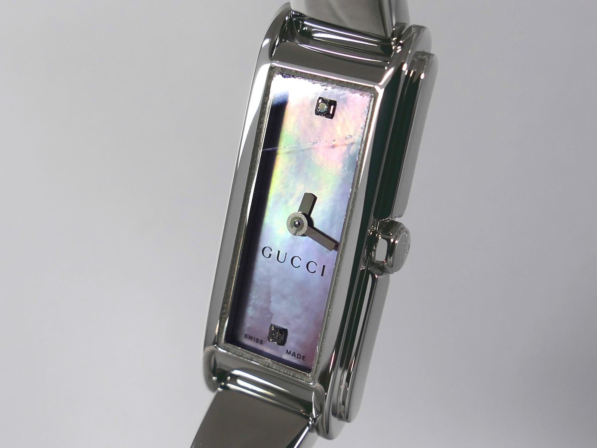 Gucci G-Line 109 Iridescent Mother of Pearl Rectangular Dial with 2 Diamonds