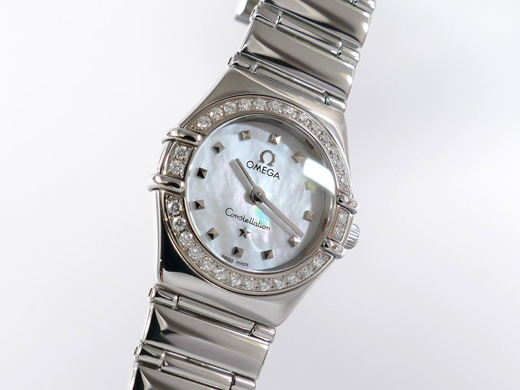 Omega Constellation 1465.71.00 Iridescent Mother of Pearl dial