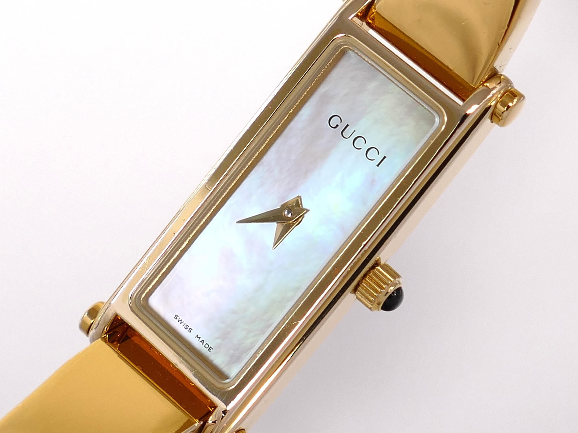 Gucci 1500L Iridescent Rectangular Mother of Pearl Dial