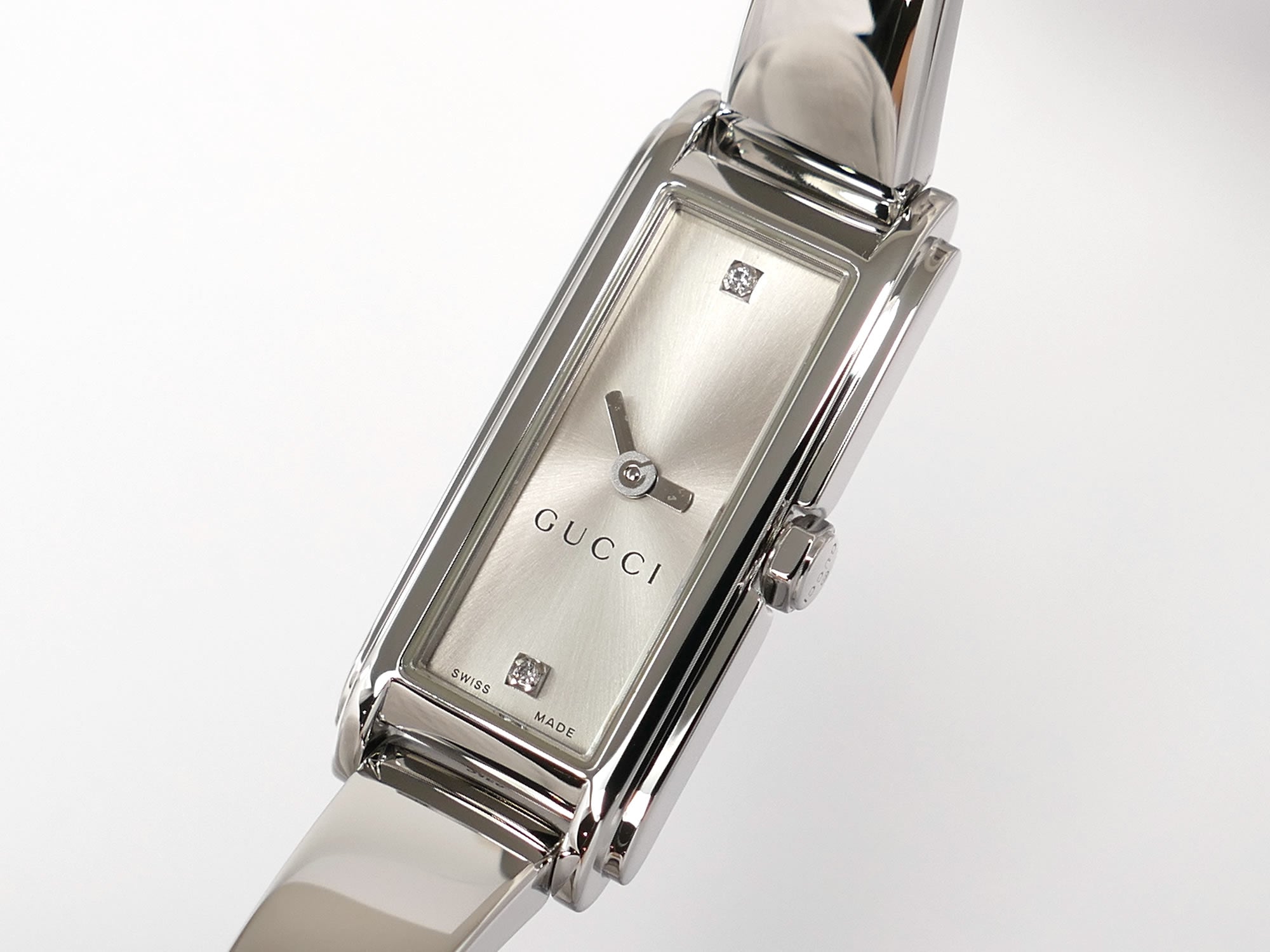 Gucci G-Line 109 Silver Sunburst Dial with 2 Diamonds