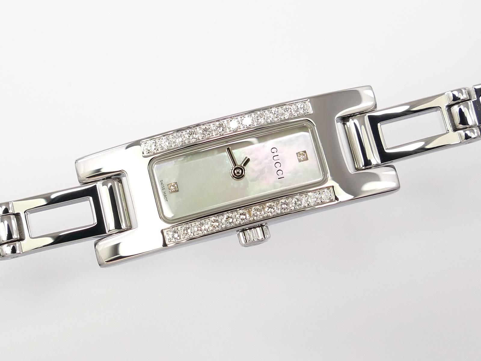 Gucci 3900L White Iridescent Mother of Pearl Dial