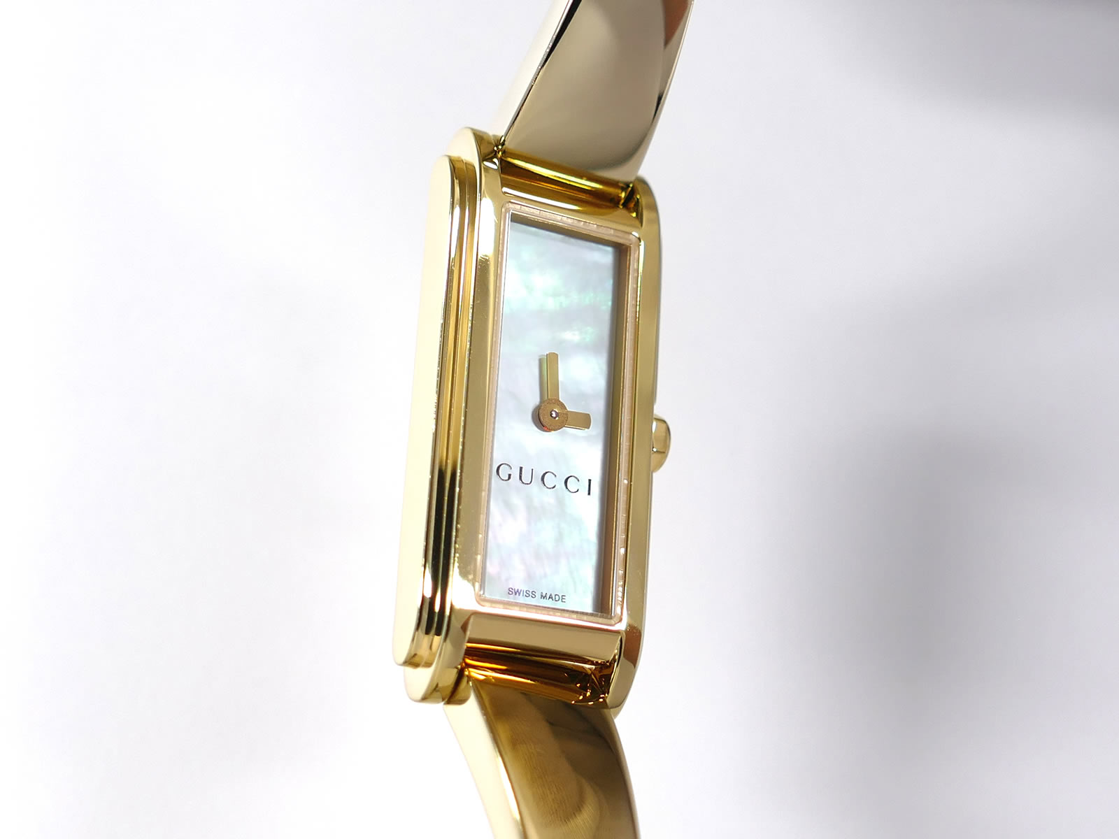 Gucci G-Line 109 Rectangular Iridescent Mother of Pearl Dial YA109525