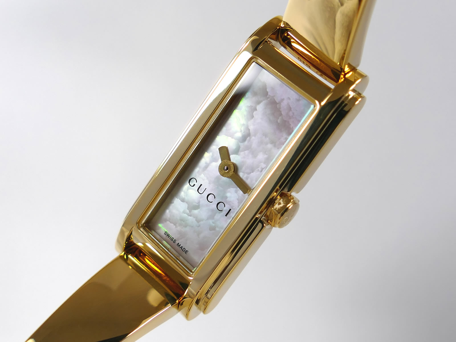 Gucci G-Line Iridescent Mother of Pearl Dial YA109525